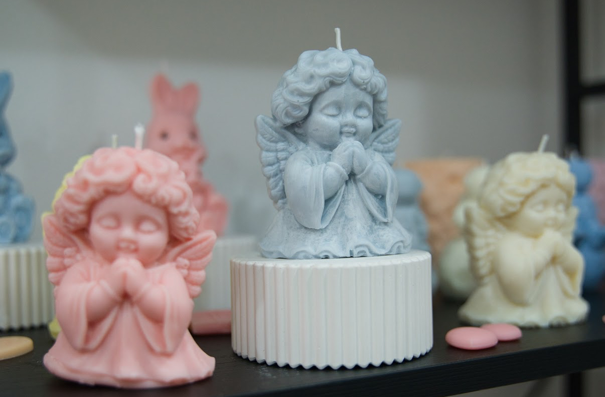 Ангелчета свещи в розово, синьо и кремаво